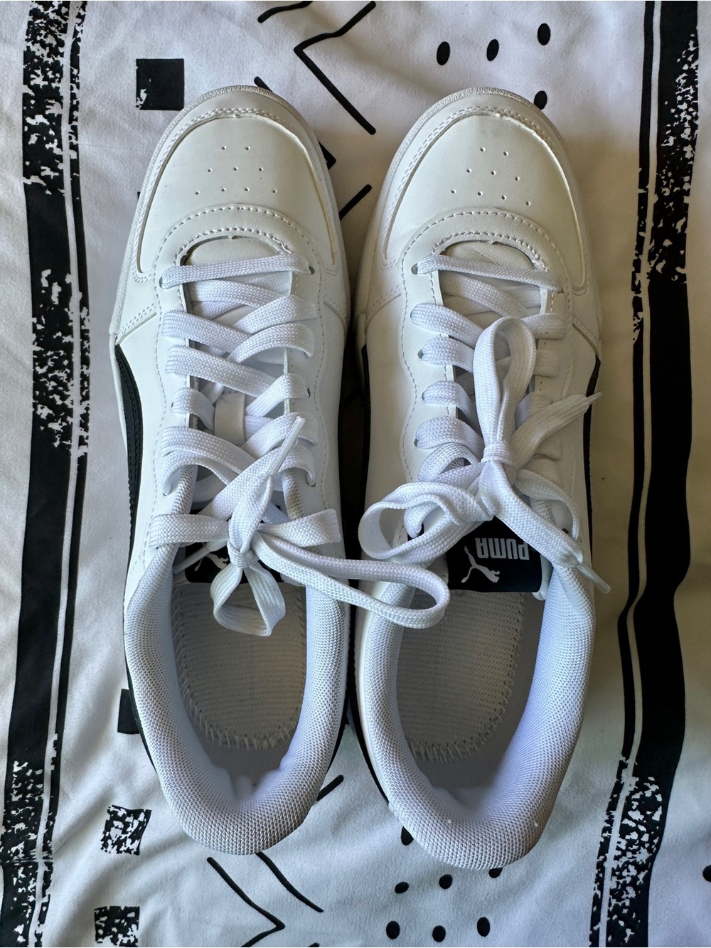 Puma White Sneakers with Black Formstripe - Picture 4 of 4